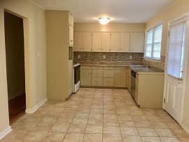 Nice 4 Beds 2 Baths Home in Center Point, AL (Photo 3 of 7)