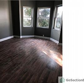 2 Beds Apt For Rent Must See in Chicago, IL (Photo 2 of 6)