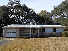 Nice 3 Beds 2 Baths Home in Fairhope, AL