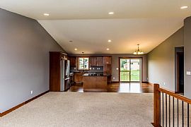 Nice 4 Beds 3 Baths Home in Rochester, MN (Photo 4 of 9)
