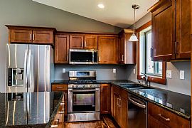 Nice 4 Beds 3 Baths Home in Rochester, MN (Photo 6 of 9)