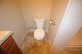 Nice 4 Beds 2 Baths Home in Maplewood, MN (Photo 6 of 8)