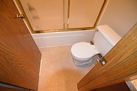 Nice 4 Beds 2 Baths Home in Maplewood, MN (Photo 8 of 8)