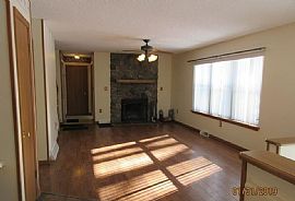 26 Milton Heights Blvd, Ballston Spa, Ny 12020 3 Beds 2.5 Baths in Ballston Spa, NY (Photo 2 of 5)