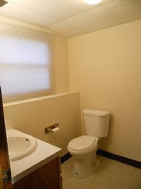 54 Valley View Dr, Hamden, Ct 06518 2 Beds 2.5 Baths 1,550 Sqft in Hamden, CT (Photo 3 of 5)