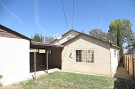 Beautiful Large 4 Bed, 2 Bath Single Family Residence  in Taft, CA (Photo 12 of 12)