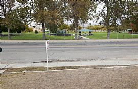 Beautiful Large 4 Bed, 2 Bath Single Family Residence  in Taft, CA (Photo 2 of 12)