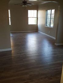 Beautiful Large 4 Bed, 2 Bath Single Family Residence  in Taft, CA (Photo 4 of 12)