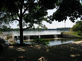 W379n5686 N Lake Rd Apt 2, Oconomowoc, Wi 53066 in Oconomowoc, WI