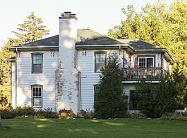 W379n5686 N Lake Rd Apt 2, Oconomowoc, Wi 53066 in Oconomowoc, WI (Photo 2 of 5)