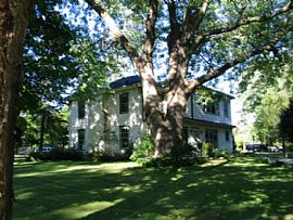 W379n5686 N Lake Rd Apt 2, Oconomowoc, Wi 53066 in Oconomowoc, WI (Photo 3 of 5)