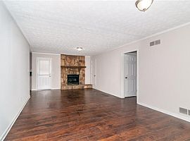 407 Robins Nest Ct, Woodstock, Ga 30189 3 Beds 2 Baths 1,388 Sq in Woodstock, GA (Photo 3 of 9)