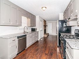 407 Robins Nest Ct, Woodstock, Ga 30189 3 Beds 2 Baths 1,388 Sq in Woodstock, GA (Photo 4 of 9)