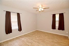 Beautiful Updated Single Family Residence Located in Seabrook,  in League City, TX (Photo 5 of 10)