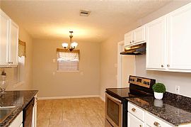 Beautiful Updated Single Family Residence Located in Seabrook,  in League City, TX (Photo 6 of 10)
