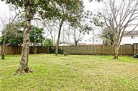 Beautiful Updated Single Family Residence Located in Seabrook,  in League City, TX (Photo 8 of 10)