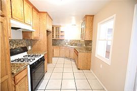 295 E Phillips Blvd, Pomona, Ca 91766 3 Beds 2 Baths 1,594 Sqft in Pomona, CA (Photo 3 of 4)