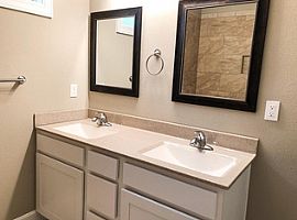 5001 Shadowridge Dr Manhattan, Ks 66503 3 Beds 2 Baths 2,107 Sq in Manhattan, KS (Photo 4 of 4)