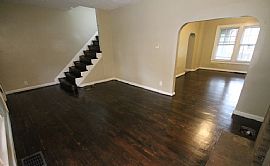 Great Sized 7 Bedroom, 3 Bath Home That Offers Refinished Hardw in Columbus, OH (Photo 2 of 4)