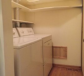 3 Beds 2 Baths in Schaumburg, IL (Photo 10 of 11)