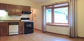 3 Beds 2 Baths in Schaumburg, IL (Photo 5 of 11)