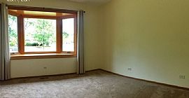 3 Beds 2 Baths in Schaumburg, IL (Photo 7 of 11)