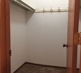 3 Beds 2 Baths in Schaumburg, IL (Photo 8 of 11)