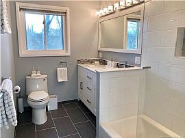 128 Mill Spring Ln Stamford, Ct 06903 4 Beds 4 Baths 4,569 Sqft in Stamford, CT (Photo 4 of 6)