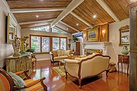 1318 Crestview Dr San Carlos, Ca 94070 3 Beds 2 Baths 1,800 Sqf in San Carlos, CA (Photo 4 of 11)