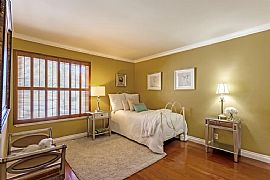 1318 Crestview Dr San Carlos, Ca 94070 3 Beds 2 Baths 1,800 Sqf in San Carlos, CA (Photo 9 of 11)