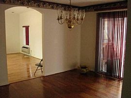 1307 Grant St Herndon, Va 20170 4 Beds 3.5 Baths 3,000 Sqft in Herndon, VA (Photo 4 of 6)