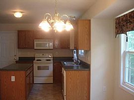 20031 Ivan Rd South Chesterfield, Va 23803 4 Beds 2.5 Baths 2,8 in Petersburg, VA (Photo 4 of 6)