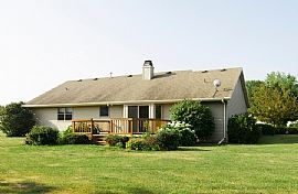 3 Beds 2.5 Baths in Suamico, WI (Photo 3 of 10)