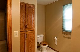 3 Beds 2.5 Baths in Suamico, WI (Photo 8 of 10)
