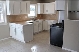 4 Beds 1.5 Baths in Grafton, WI (Photo 2 of 6)