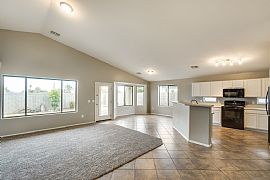 Wonderful Home For You in Avondale, AZ (Photo 2 of 5)