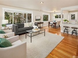 Single Family Home in Bellevue, WA (Photo 5 of 5)