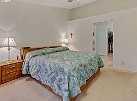 Single Family Home in Vancouver, WA (Photo 3 of 4)