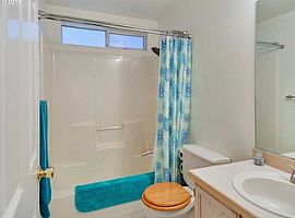 Single Family Home in Vancouver, WA (Photo 4 of 4)