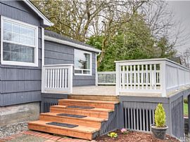 Single Family Home in Puyallup, WA