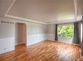 Single Family Home in Puyallup, WA (Photo 3 of 4)