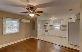 2 Beds 1 Bath 750 Sqft in Pontiac, SC (Photo 3 of 4)