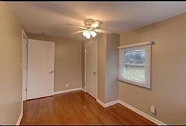 2 Beds 1 Bath 750 Sqft in Pontiac, SC (Photo 4 of 4)