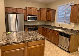 311 W Wisteria Pl Chandler, Az 85248 in Chandler, AZ (Photo 3 of 11)