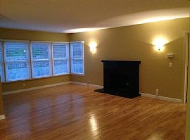 3 Beds 2 Baths in Redondo Beach, CA (Photo 2 of 7)