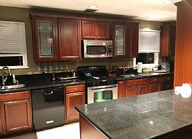 3 Beds 2 Baths in Redondo Beach, CA (Photo 3 of 7)