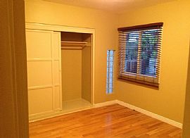 3 Beds 2 Baths in Redondo Beach, CA (Photo 6 of 7)
