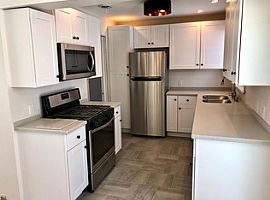 322 Karen Ct Madison, Wi 53705 in Madison, WI (Photo 3 of 6)