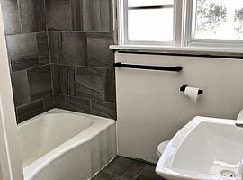 322 Karen Ct Madison, Wi 53705 in Madison, WI (Photo 4 of 6)