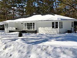 322 Karen Ct Madison, Wi 53705 in Madison, WI (Photo 5 of 6)